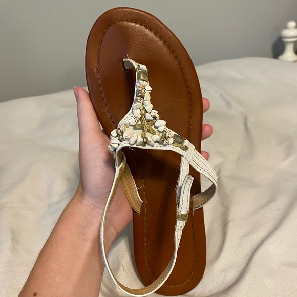 Charming Charlie’s Flats - Picture 3 of 5